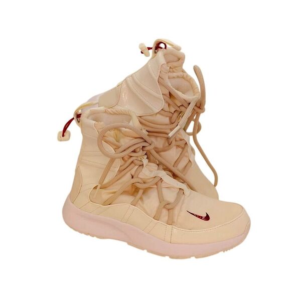 Nike Tanjun White High Top Fashion Sneakers - Women's Size 7 - Picture 1 of 7
